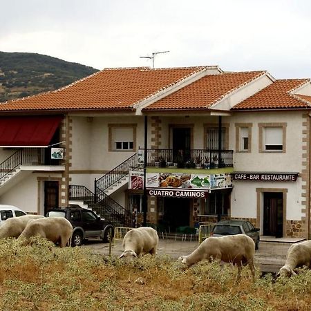 Alojamiento Cr Cuatro Caminos San Pablo de los Montes Exteriér fotografie